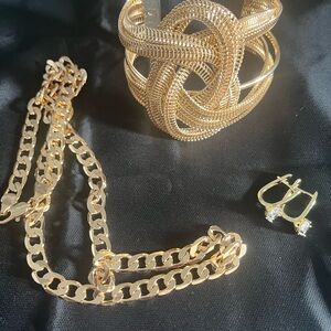 Elegant Gold Jewelry Set